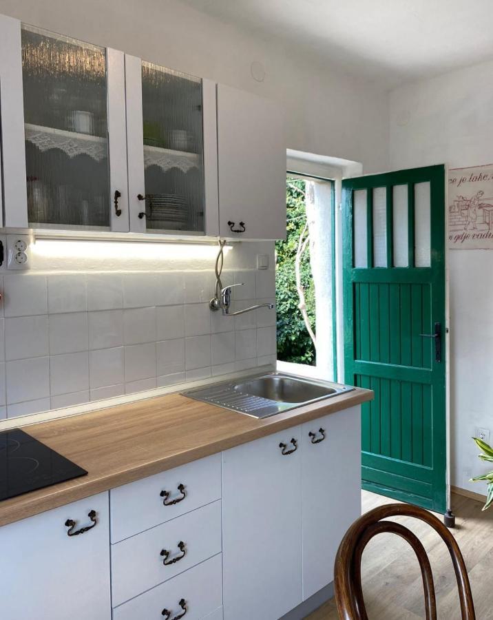 Dida Roko, Rustikalni Apartman S Terasom Kaštela 외부 사진