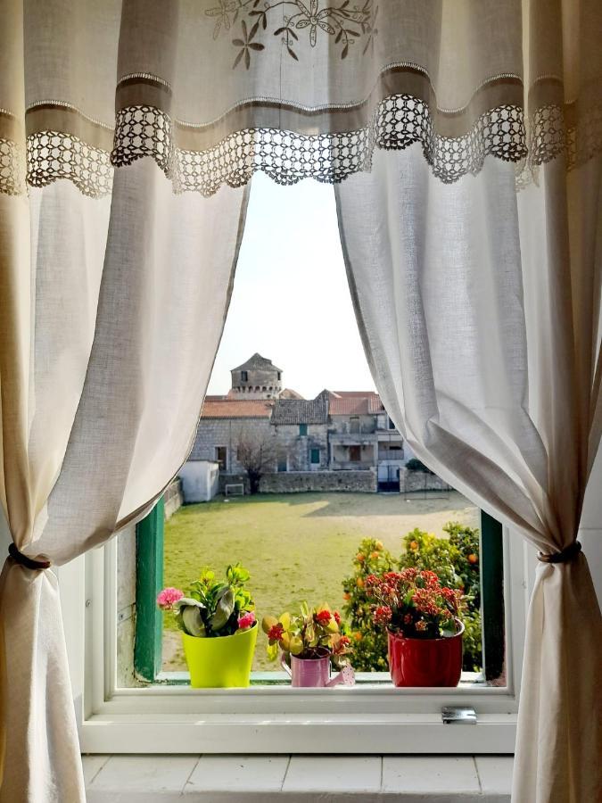 Dida Roko, Rustikalni Apartman S Terasom Kaštela 외부 사진